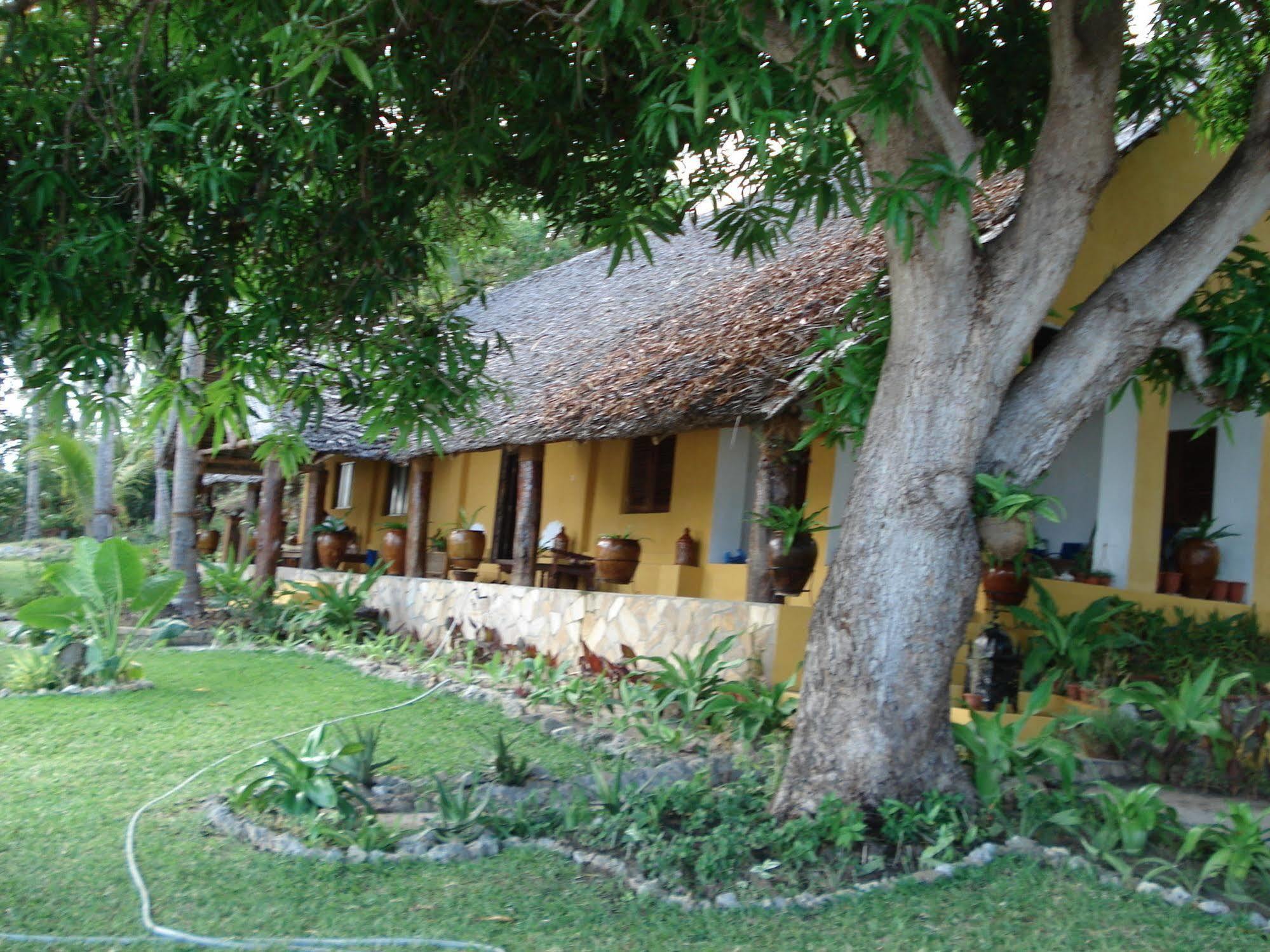 Kinasi Lodge Utende 外观 照片